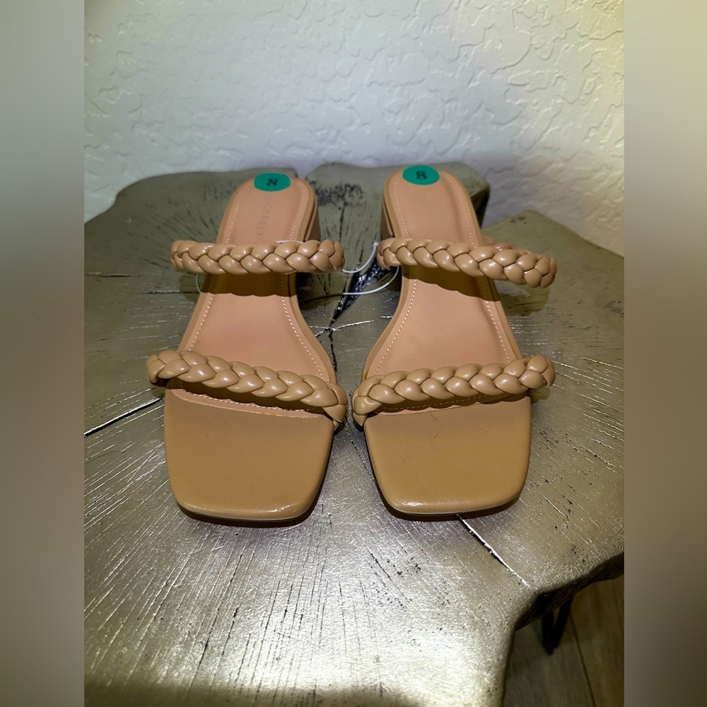 BNWOT Sincerely Jules Neptune Sandals